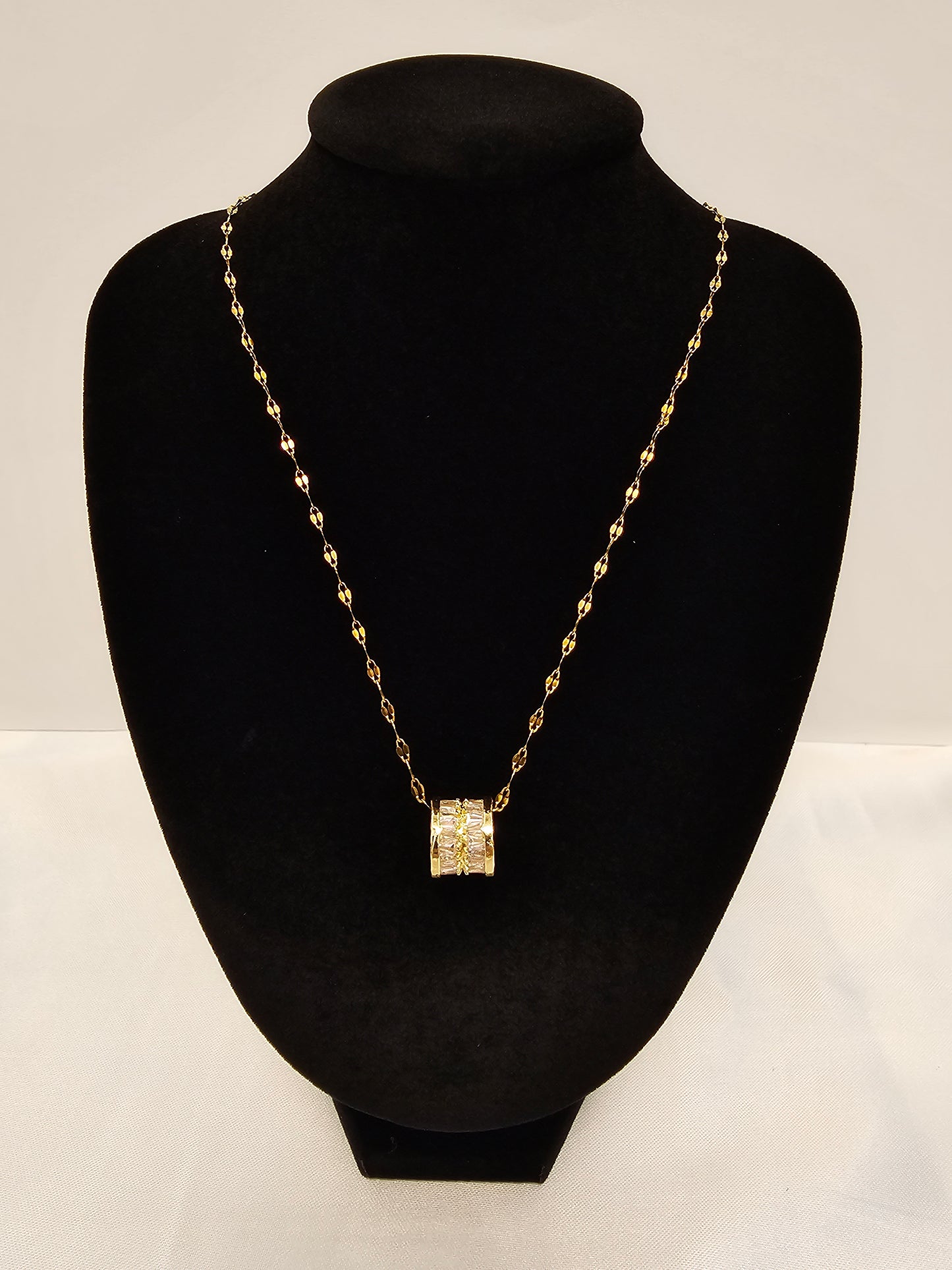 LUMINA ROMAN NECKLACE (18K Gold Plated Steel)