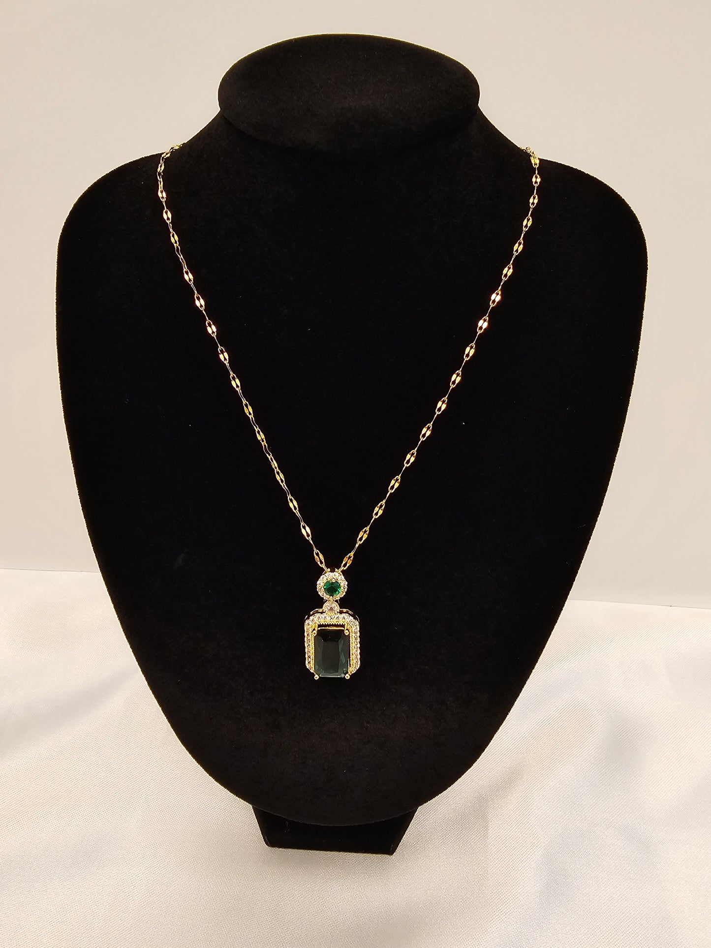 EMERALD NECKLACE (18K Gold Plated Steel)